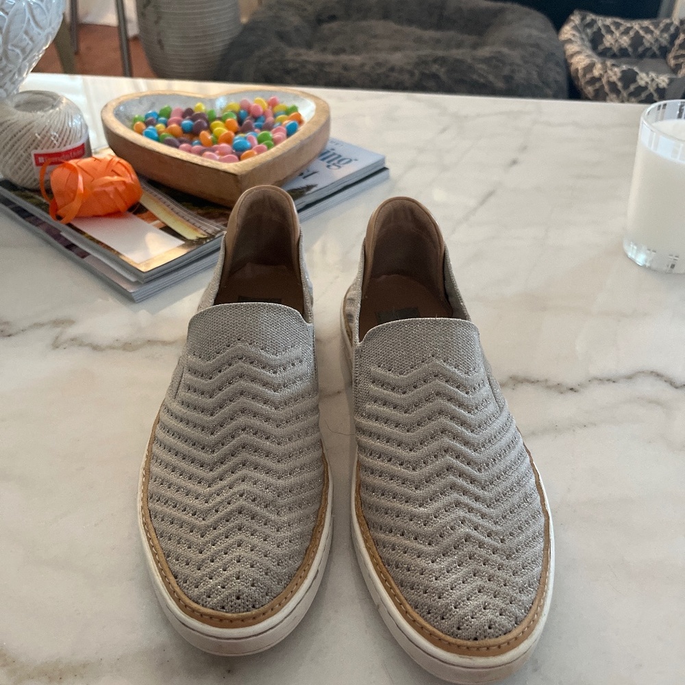 Ugg silver tennis shoe